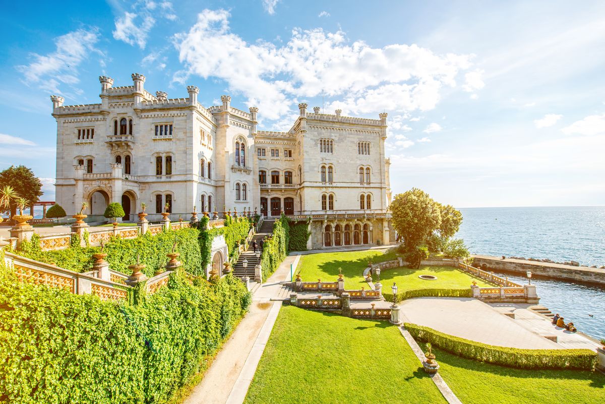 Trieste 1 Fotolia 117920765 Subscription Monthly M