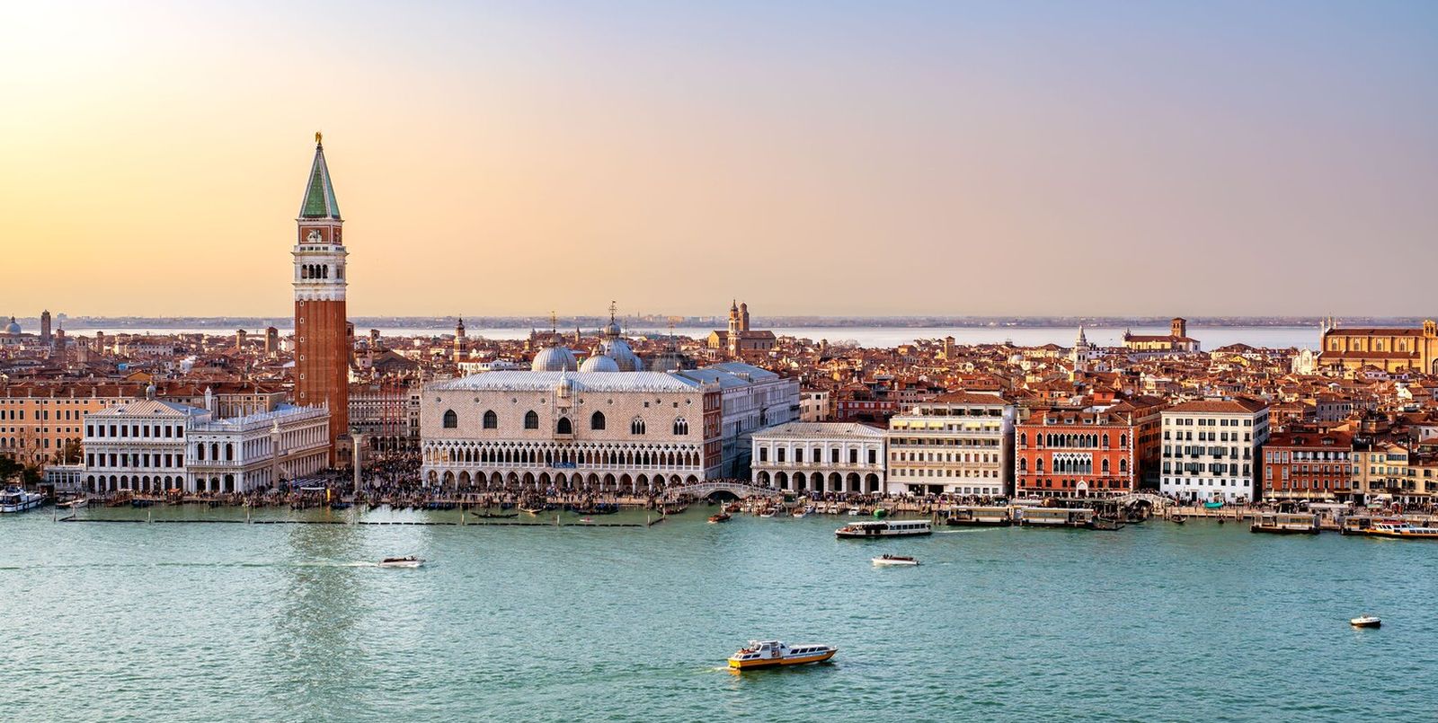 Voyagealitalienne Danieli vue Riva dgli schiavoni