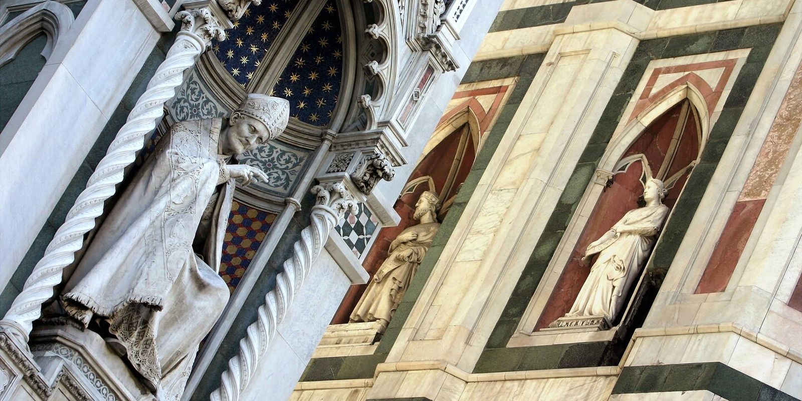 Voyagealitalienne Florence Duomo statues 1600x800 1