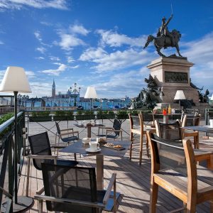 Voyagealitalienne Londra Palace terrasse de jour