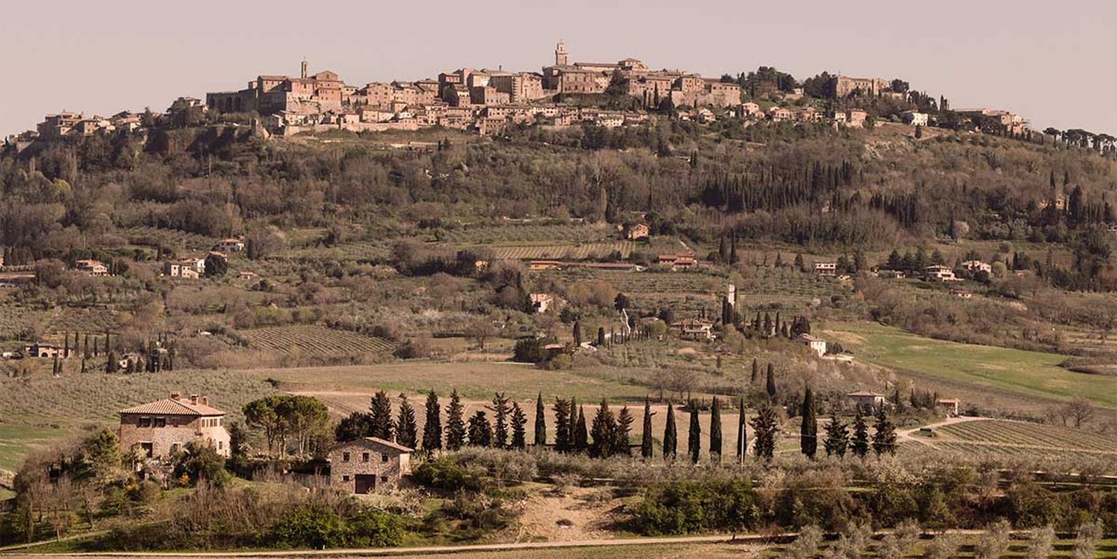 Voyagealitalienne Lupaia vue de Montepulciano 1600x800 1