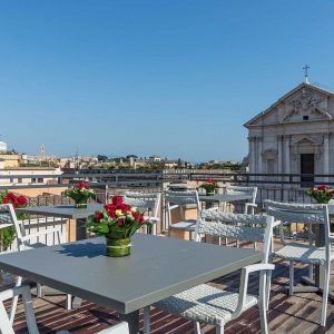 Voyagealitalienne Martis Palace roof top bar
