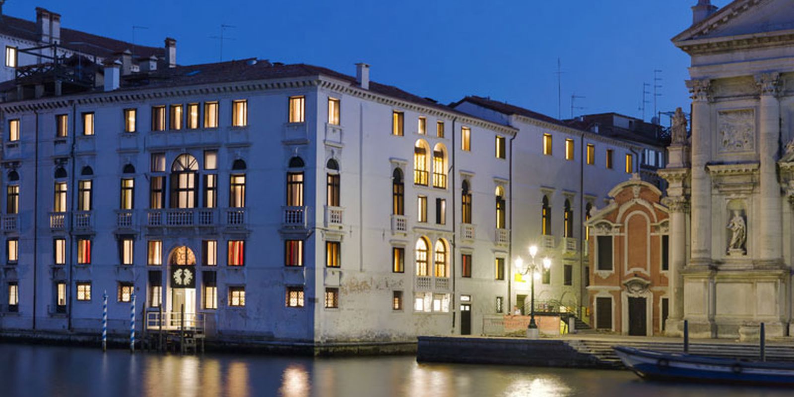Voyagealitalienne Palazzo Giovanelli exterieur 1600x800 1