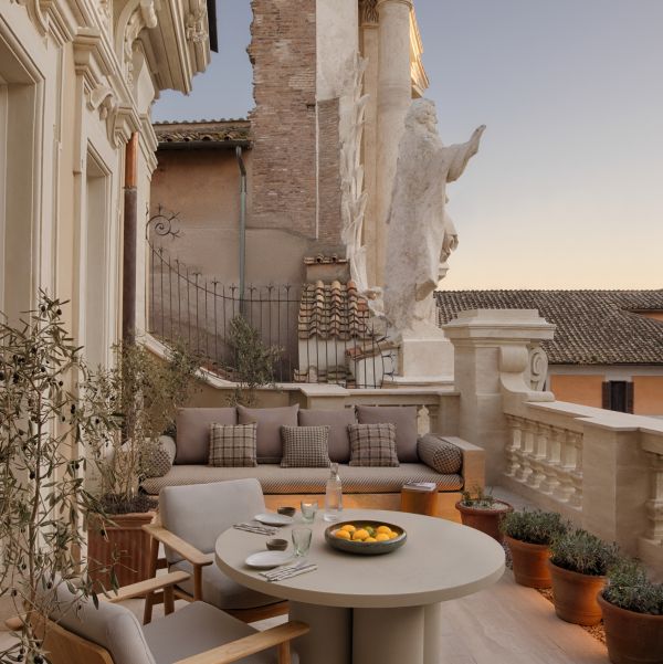 Voyagealitalienne Six Senses Rome Suite Mellini Terrasse