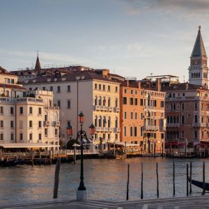 Voyagealitalienne St Regis Venice facade