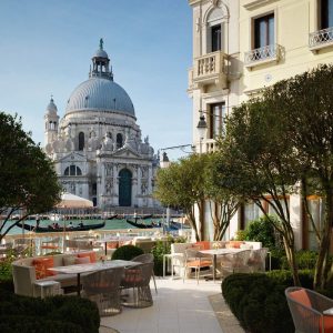 Voyagealitalienne St Regis Venice jardin