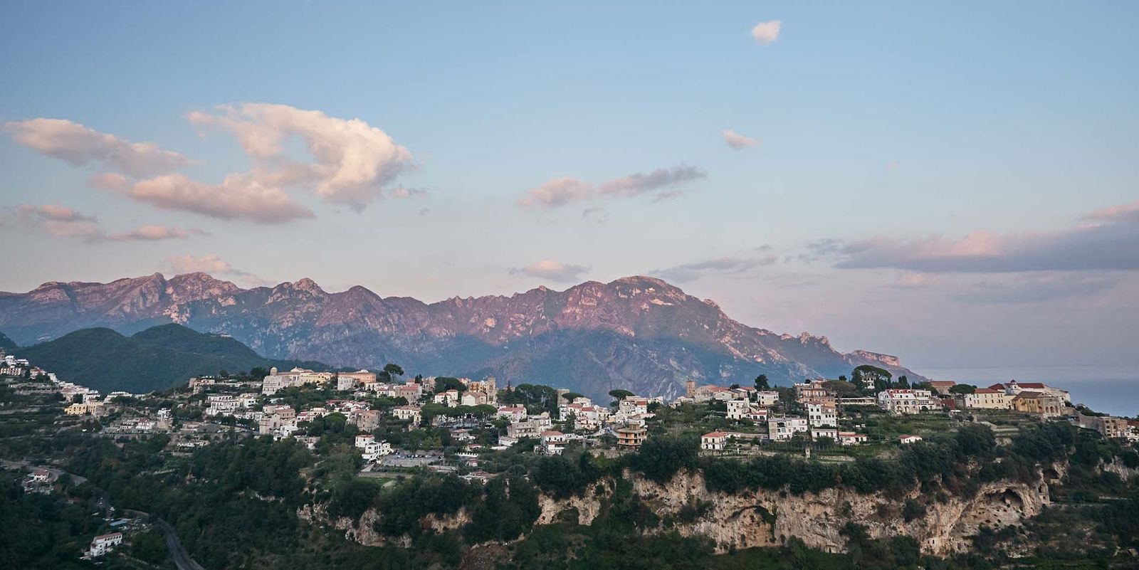 Voyagealitalienne vue de Ravello 1600x800 1