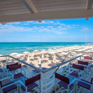 Voyagealitalienne Vivosa Apulia Resort restaurant plage