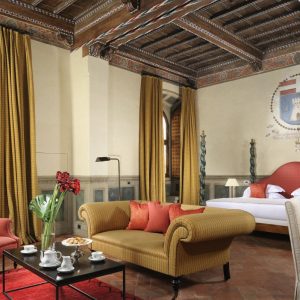 Voyagealitalienne CastellodelNero suite deluxe