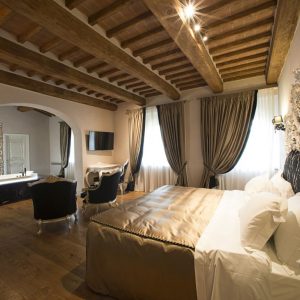 Voyagealitalienne Cortedeipapi exclusive suite spa2