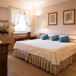 Voyagealitalienne GalliaPalace chambre deluxe