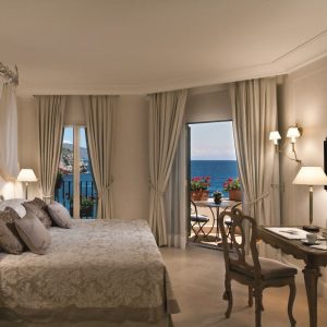 Voyagealitalienne VillaSantAndrea chambre2