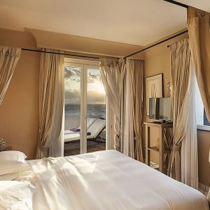 Voyagealitalienne Therasia chambre